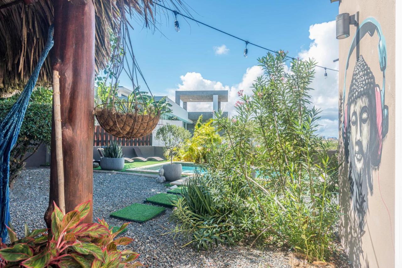 Lama Y Solo Unique Private Room Walking Distance To The Beach Palm Beach Buitenkant foto