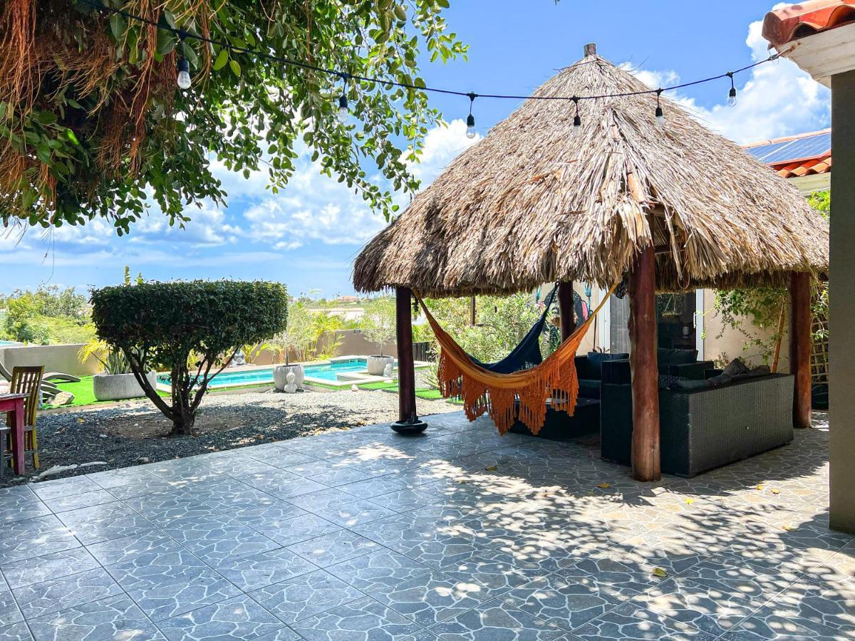 Lama Y Solo Unique Private Room Walking Distance To The Beach Palm Beach Buitenkant foto