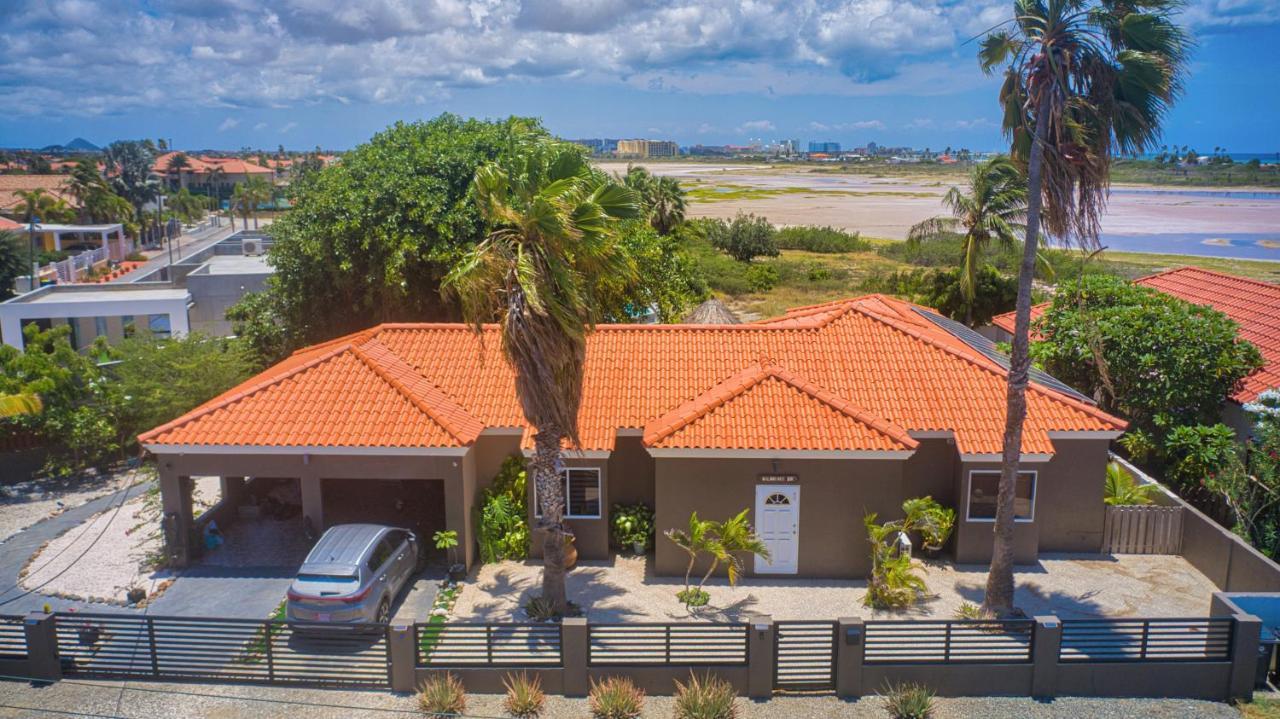 Lama Y Solo Unique Private Room Walking Distance To The Beach Palm Beach Buitenkant foto