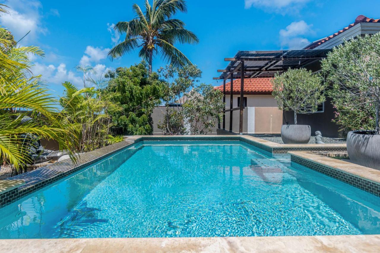 Lama Y Solo Unique Private Room Walking Distance To The Beach Palm Beach Buitenkant foto