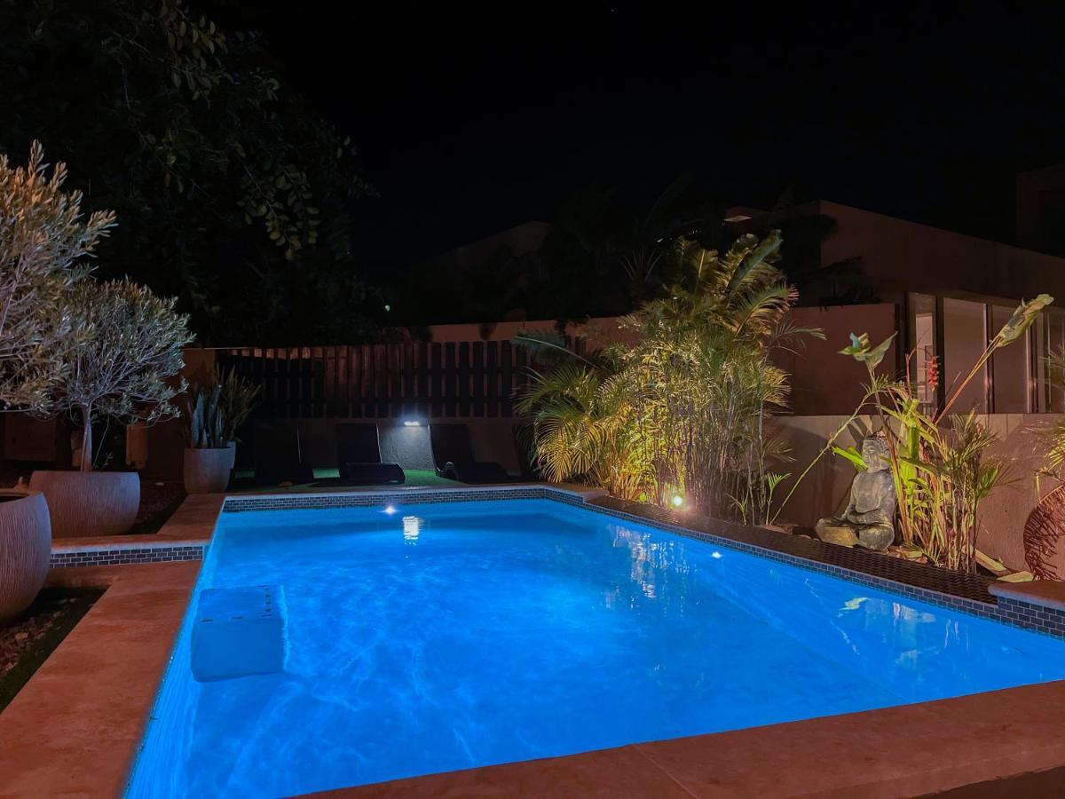 Lama Y Solo Unique Private Room Walking Distance To The Beach Palm Beach Buitenkant foto