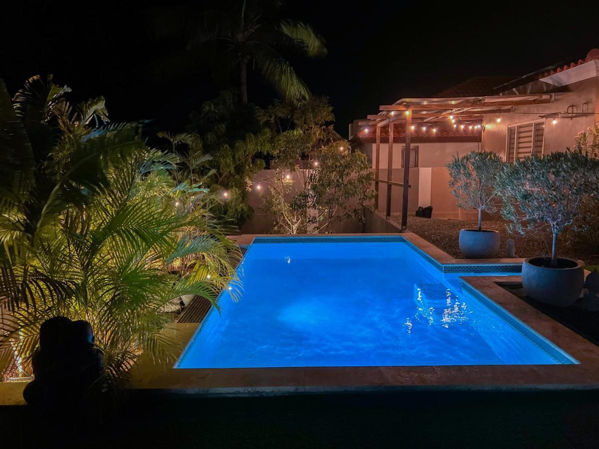 Lama Y Solo Unique Private Room Walking Distance To The Beach Palm Beach Buitenkant foto